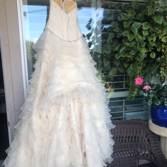 Andaluzia Couture Wedding dress - Picture 2 of 7